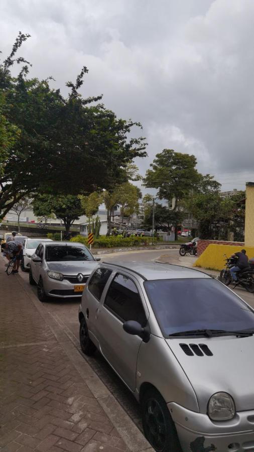 Edificio Niza80 Ibague, Acceso Digital Cerca Parque Deportivo Hotel Luaran gambar